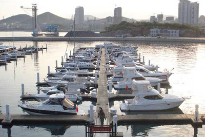 国际游艇赛事扎堆华北区域高档游艇俱乐部，大连游艇产业迎来高光时刻